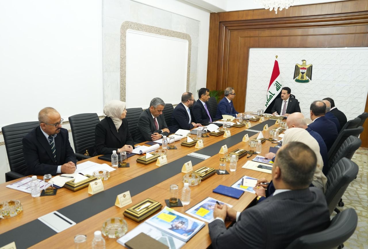 Prime Minister Mohammed Shia Al-Sudani meets with a delegation from the Russian company Lukoil.  